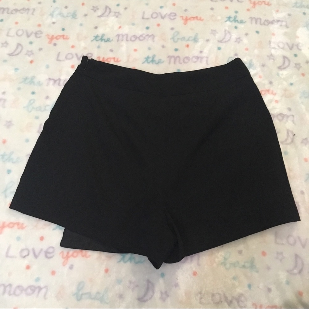 Shorts/skirt - Picture 2 of 4